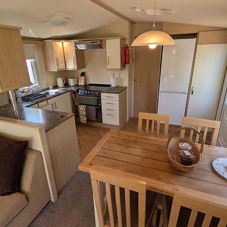 Red Squirrel Holiday Home In The Countryside, 10 Mins To Lligwy Beach Llandyfrydog Экстерьер фото